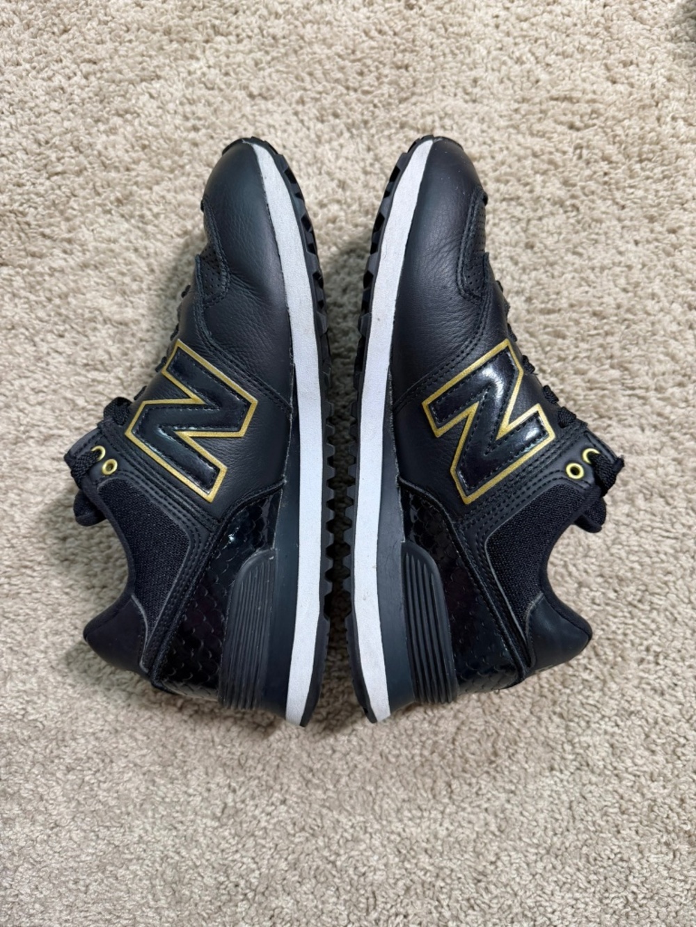 New Balance 574 Black Leather Gold Trim Sneakers WL574LDF Women’s 8 ENCAP - Picture 4 of 7